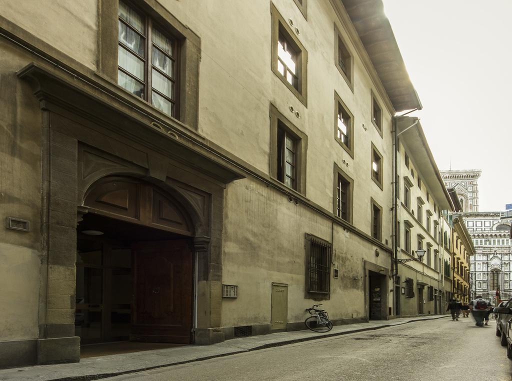 Brunelleschi Apartment Флоренция Стая снимка